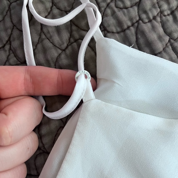 DISCOUNTED SHIPPING 📦 Aritzia Talula flowy top - Picture 6 of 6